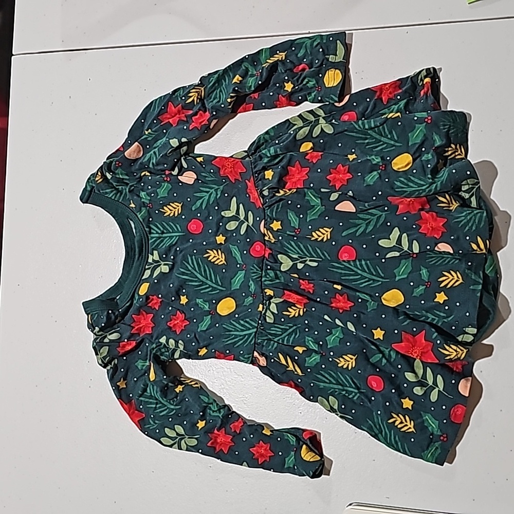 12-18 EEUC LS Holly Twirl